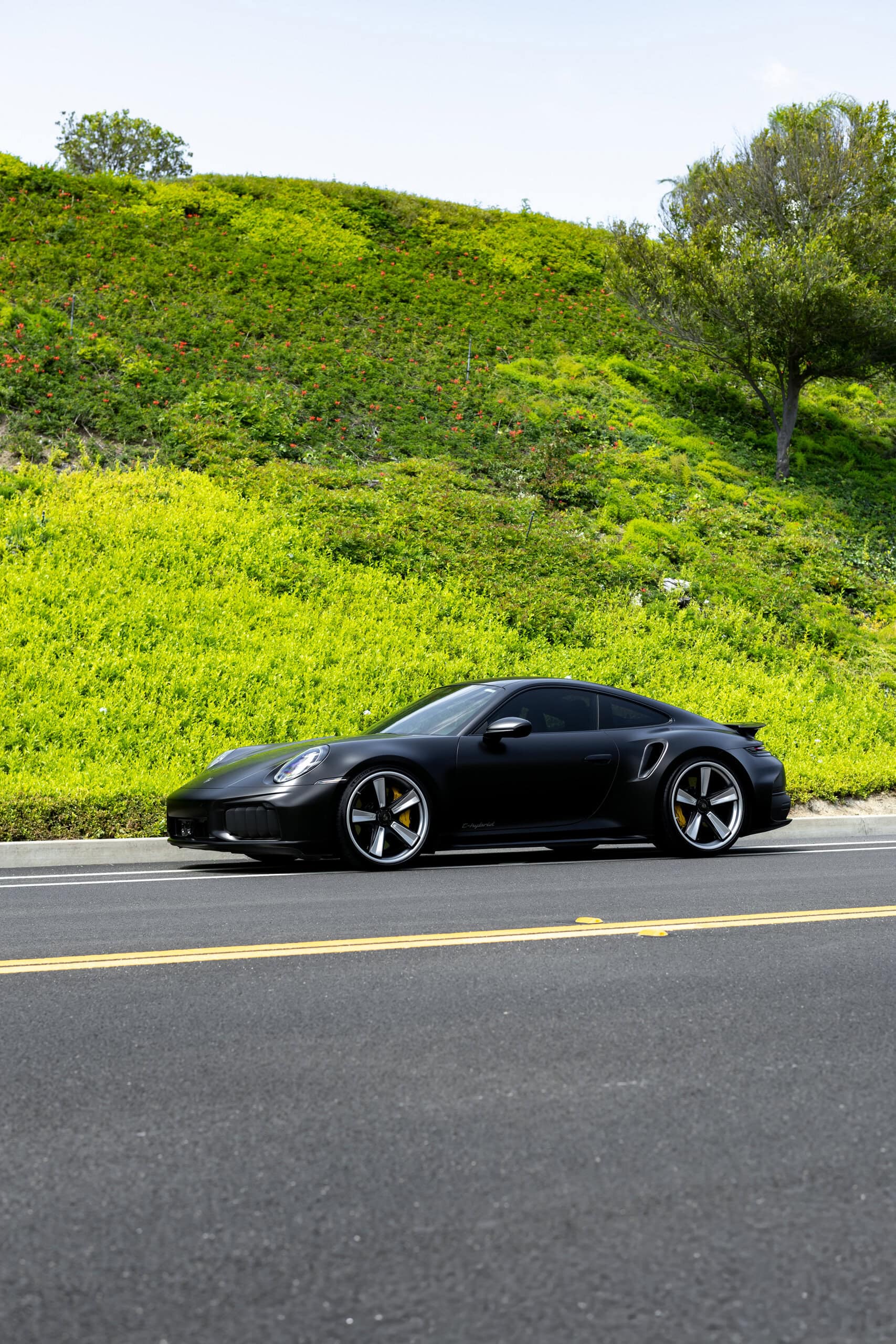 Porsche 992.2 Turbo on Anrky FU-5 