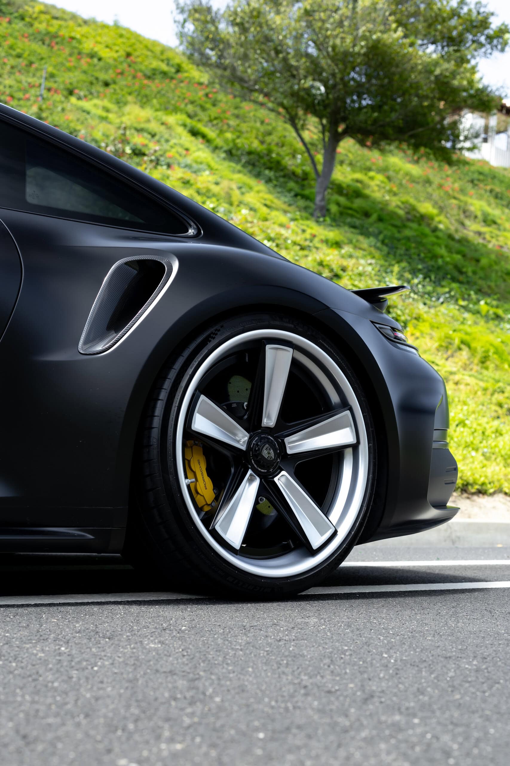 Porsche 992.2 Turbo on Anrky FU-5 