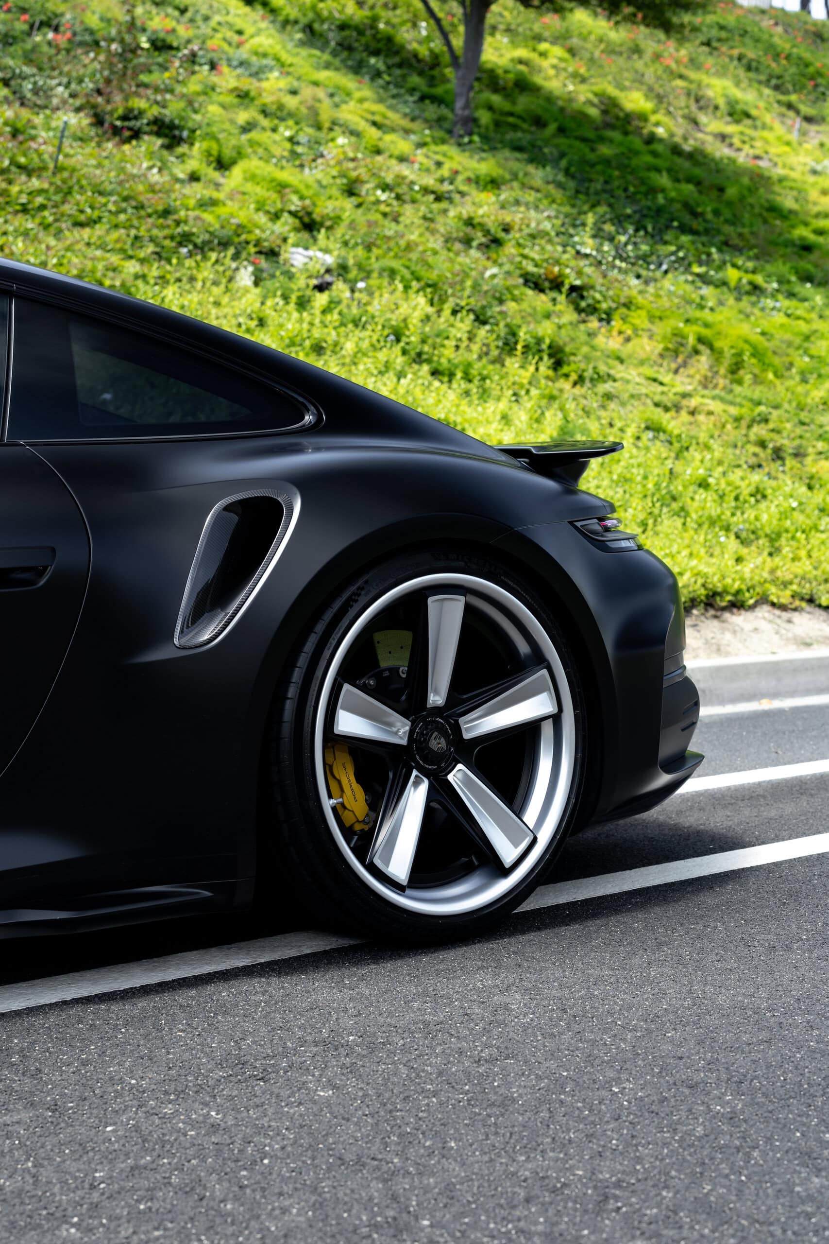 Porsche 992.2 Turbo on Anrky FU-5 