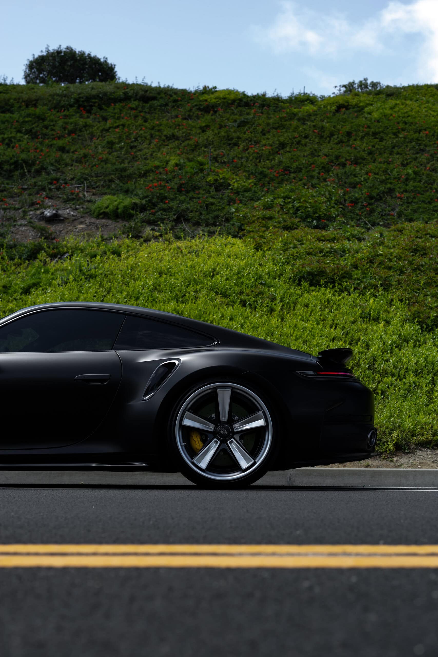 Porsche 992.2 Turbo on Anrky FU-5 