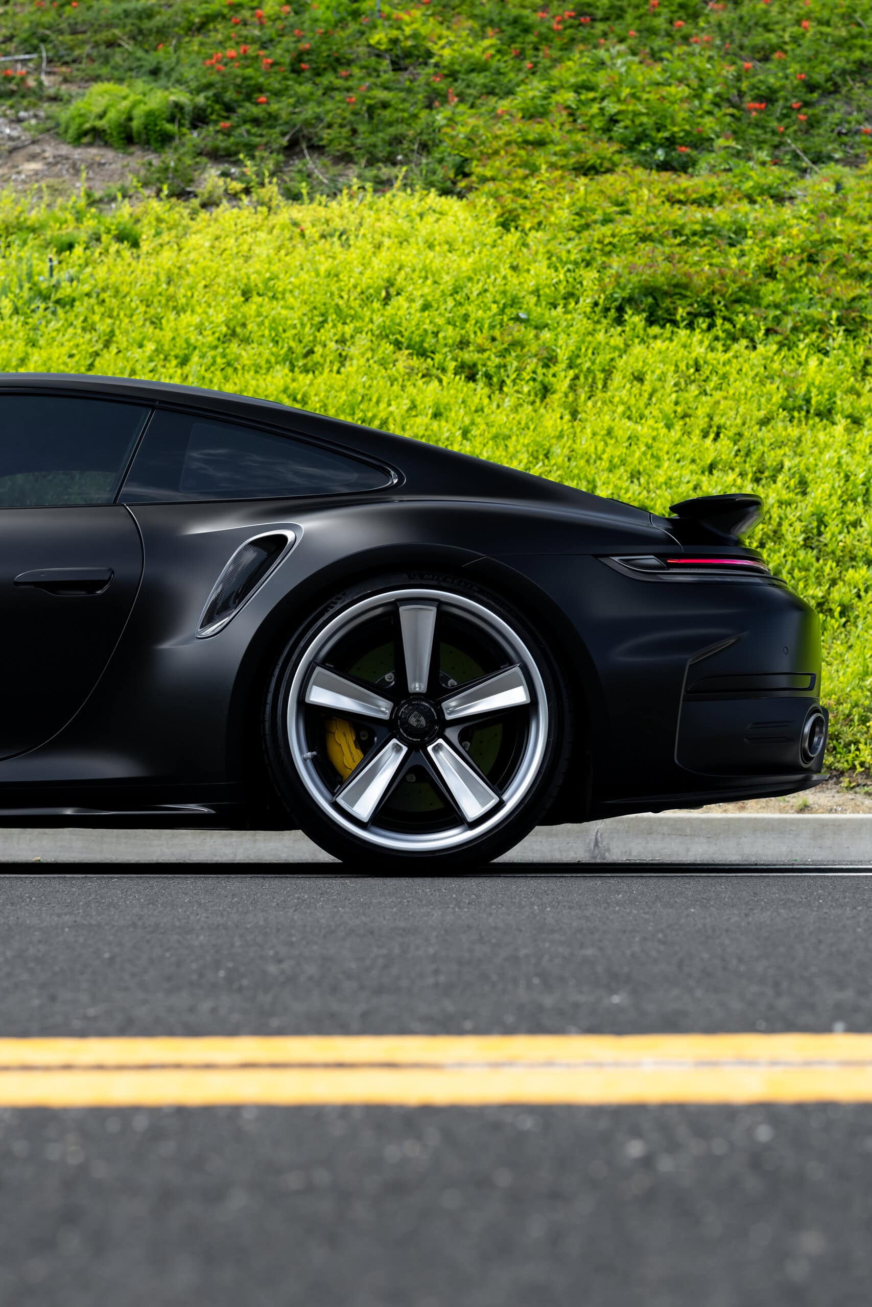 Porsche 992.2 Turbo on Anrky FU-5 