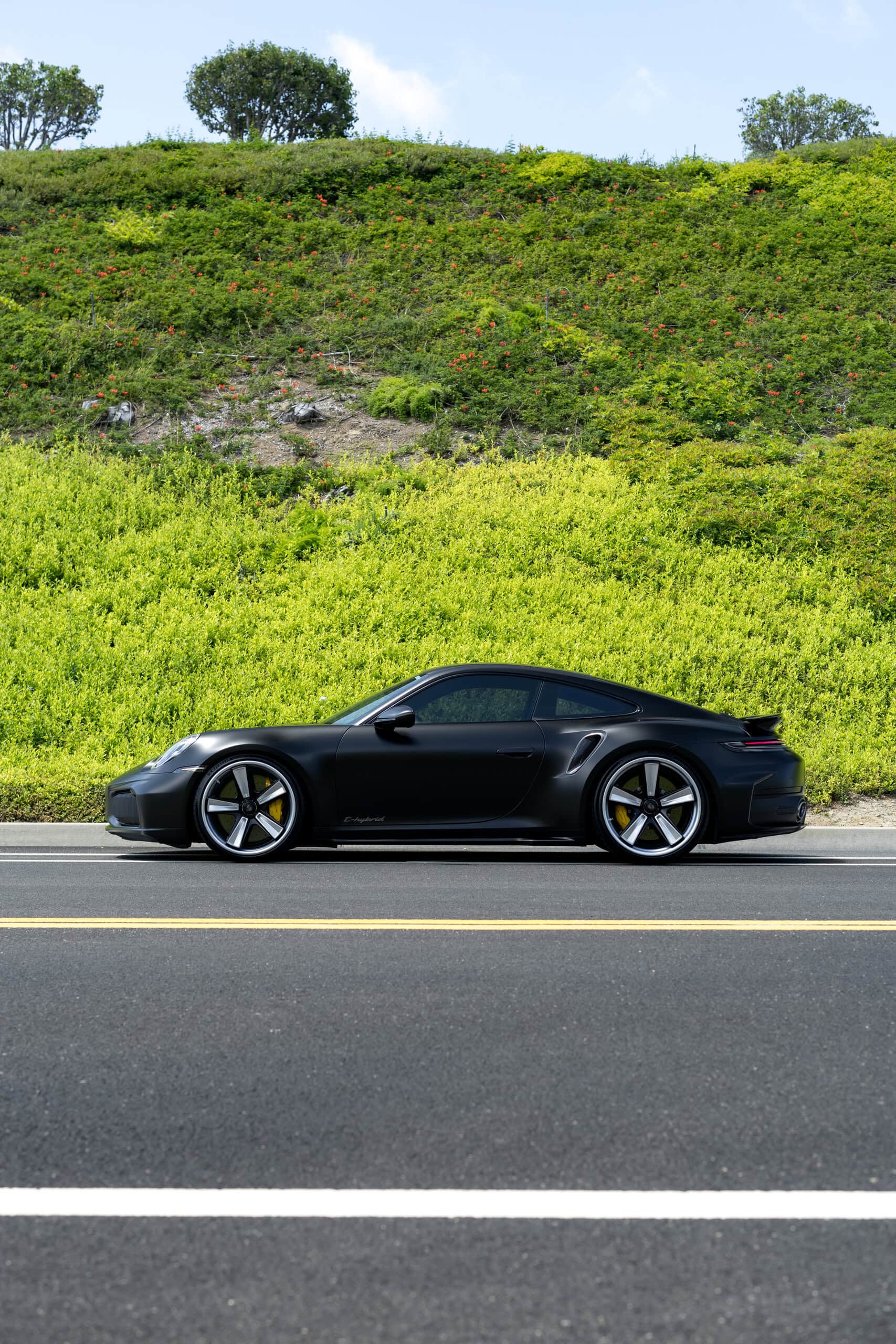 Porsche 992.2 Turbo on Anrky FU-5 