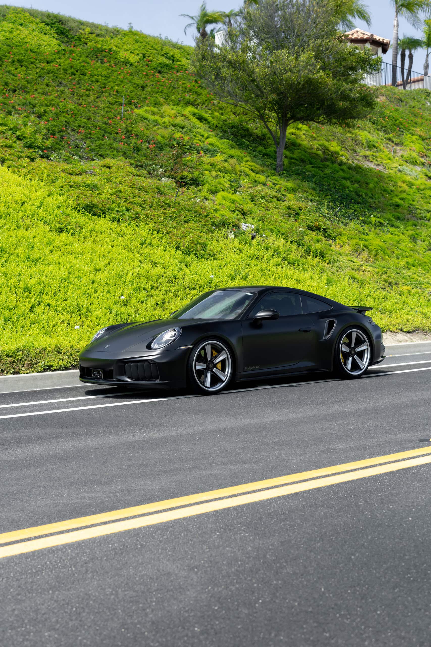 Porsche 992.2 Turbo on Anrky FU-5 