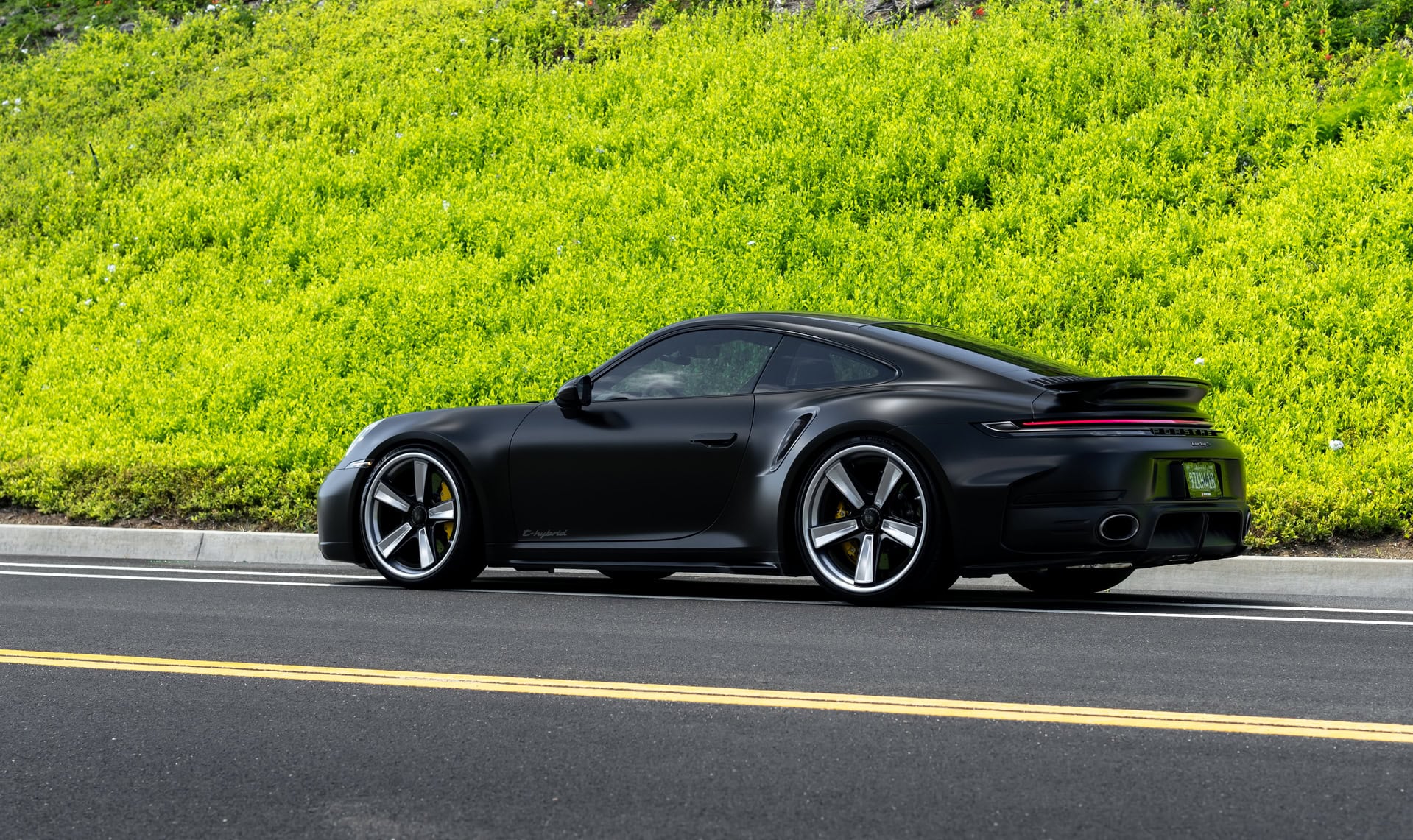 Porsche 992.2 Turbo on Anrky FU-5 