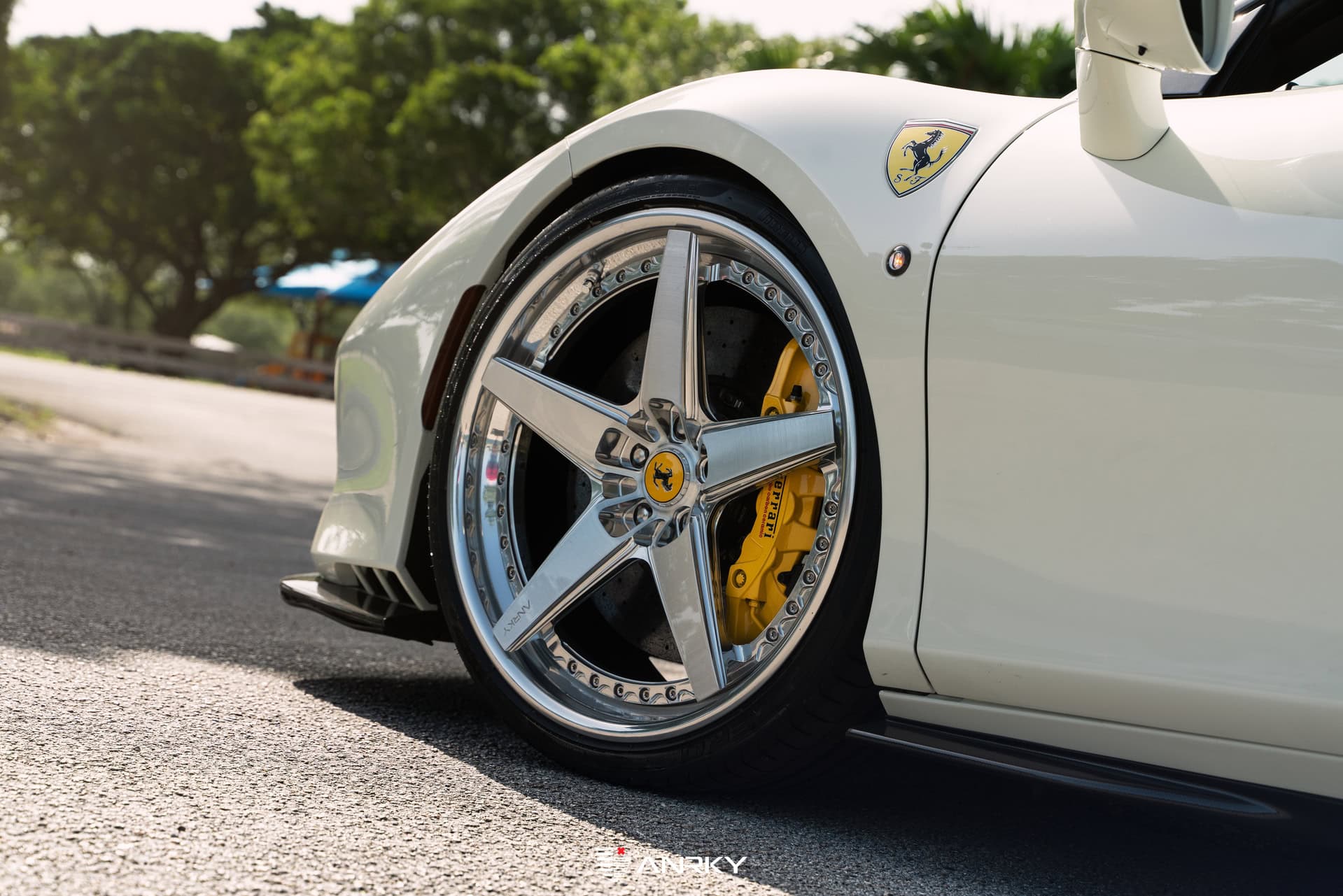 Ferrari F8 Tributo – RETROSeries RS5.3