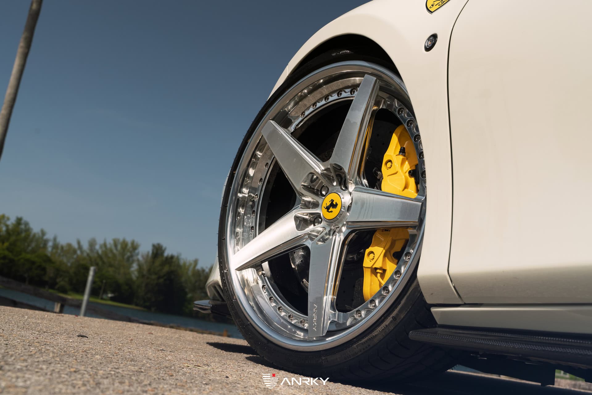 Ferrari F8 Tributo – RETROSeries RS5.3