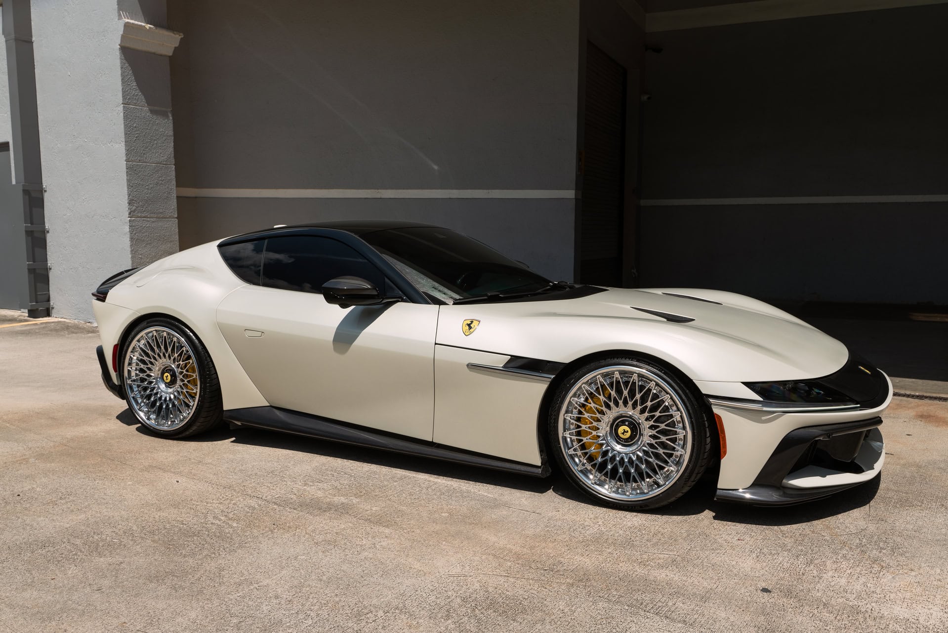 Ferrari 12cilindri on ANRKY Wheels