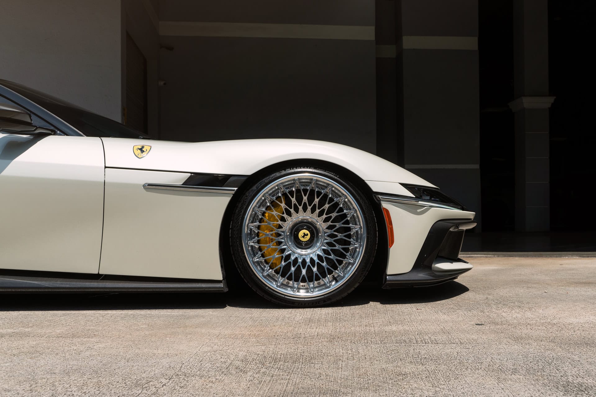 Ferrari 12cilindri on ANRKY Wheels