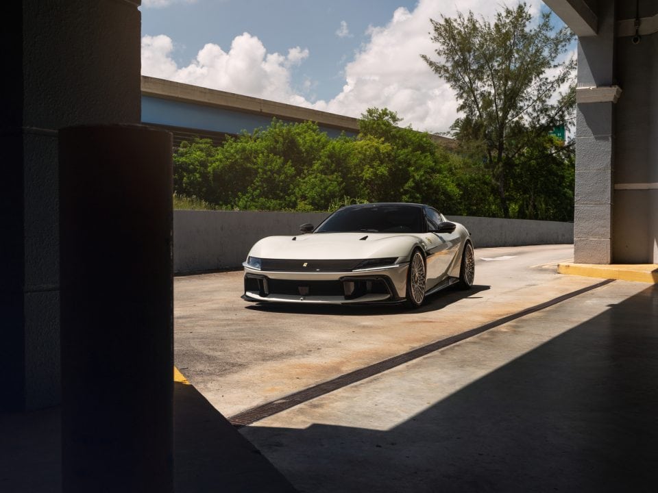 Ferrari 12 Cilindri | Bianco Avus | on ANRKY RS7.3 | Polished Clear