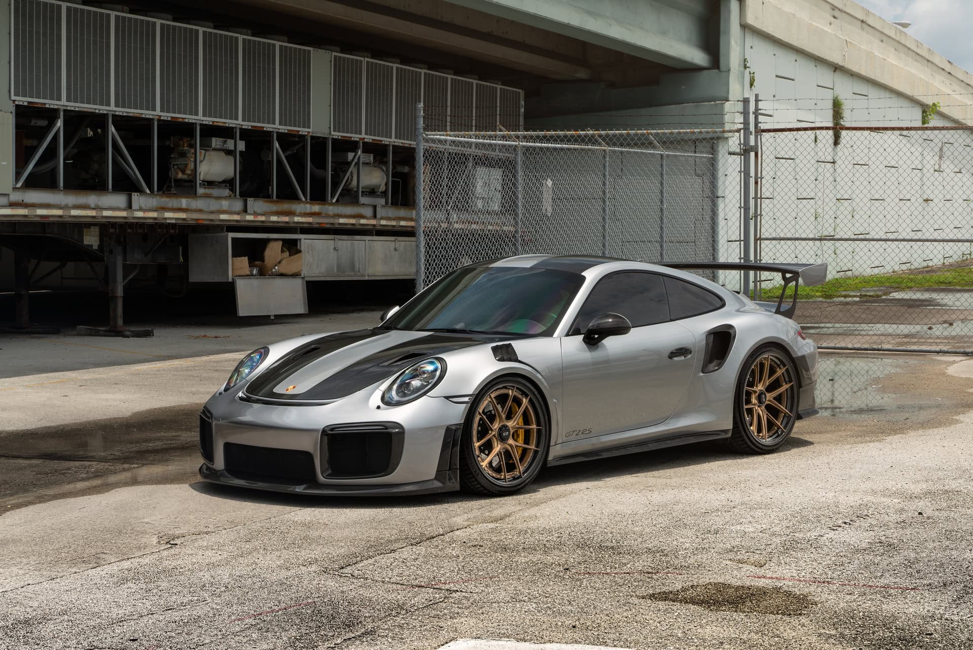 Porsche GT2RS on XR-301C carbon wheels from ANRKY