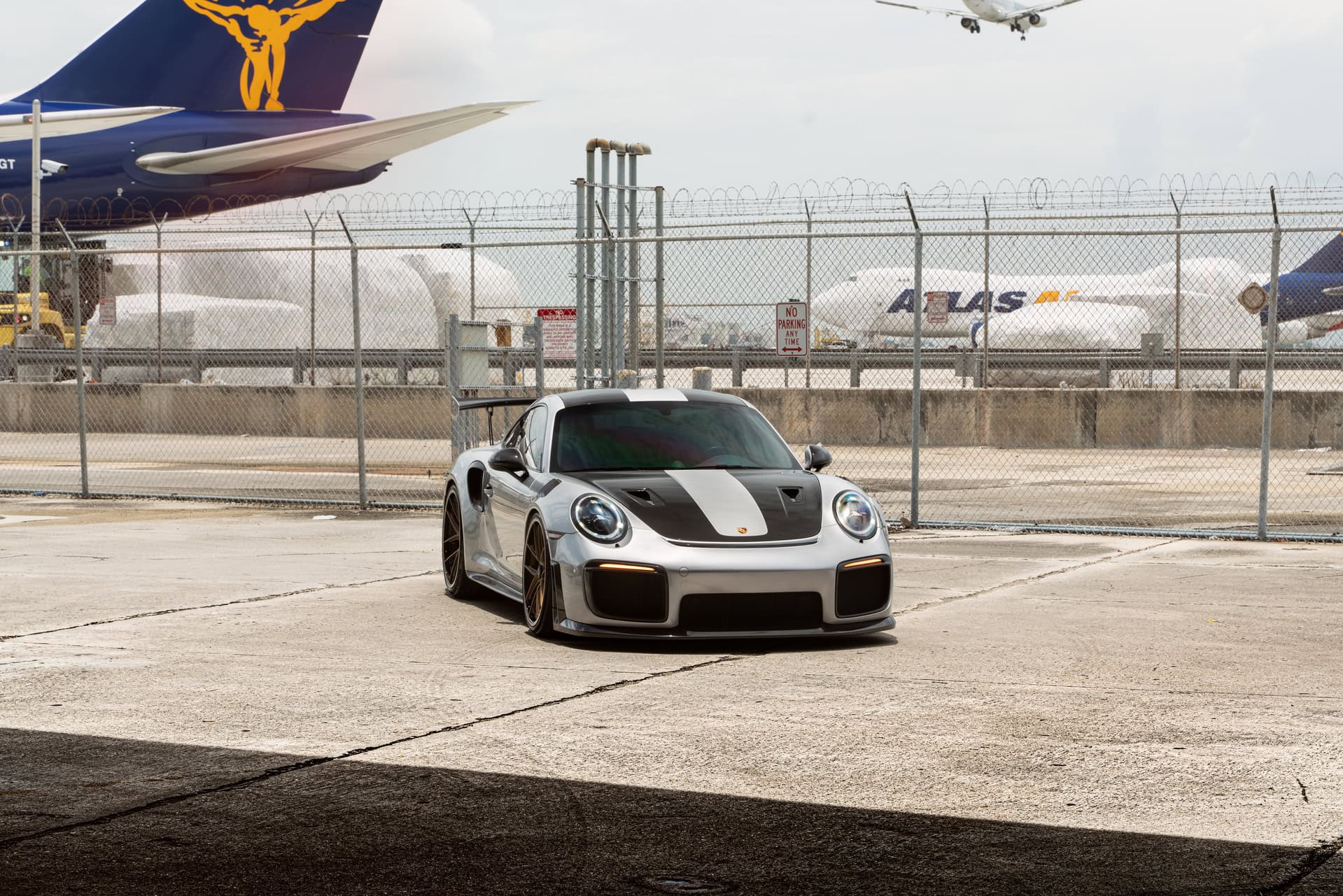 Porsche GT2RS on XR-301C carbon wheels from ANRKY