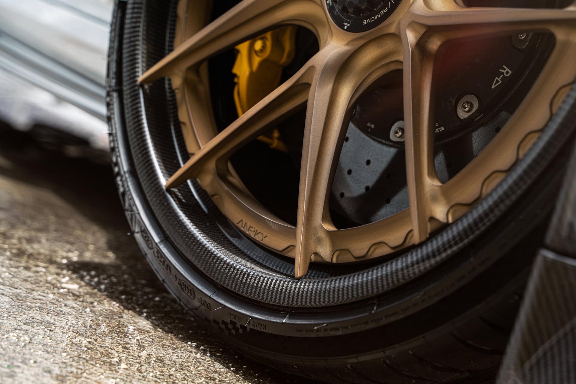 Porsche GT2RS on XR-301C carbon wheels from ANRKY