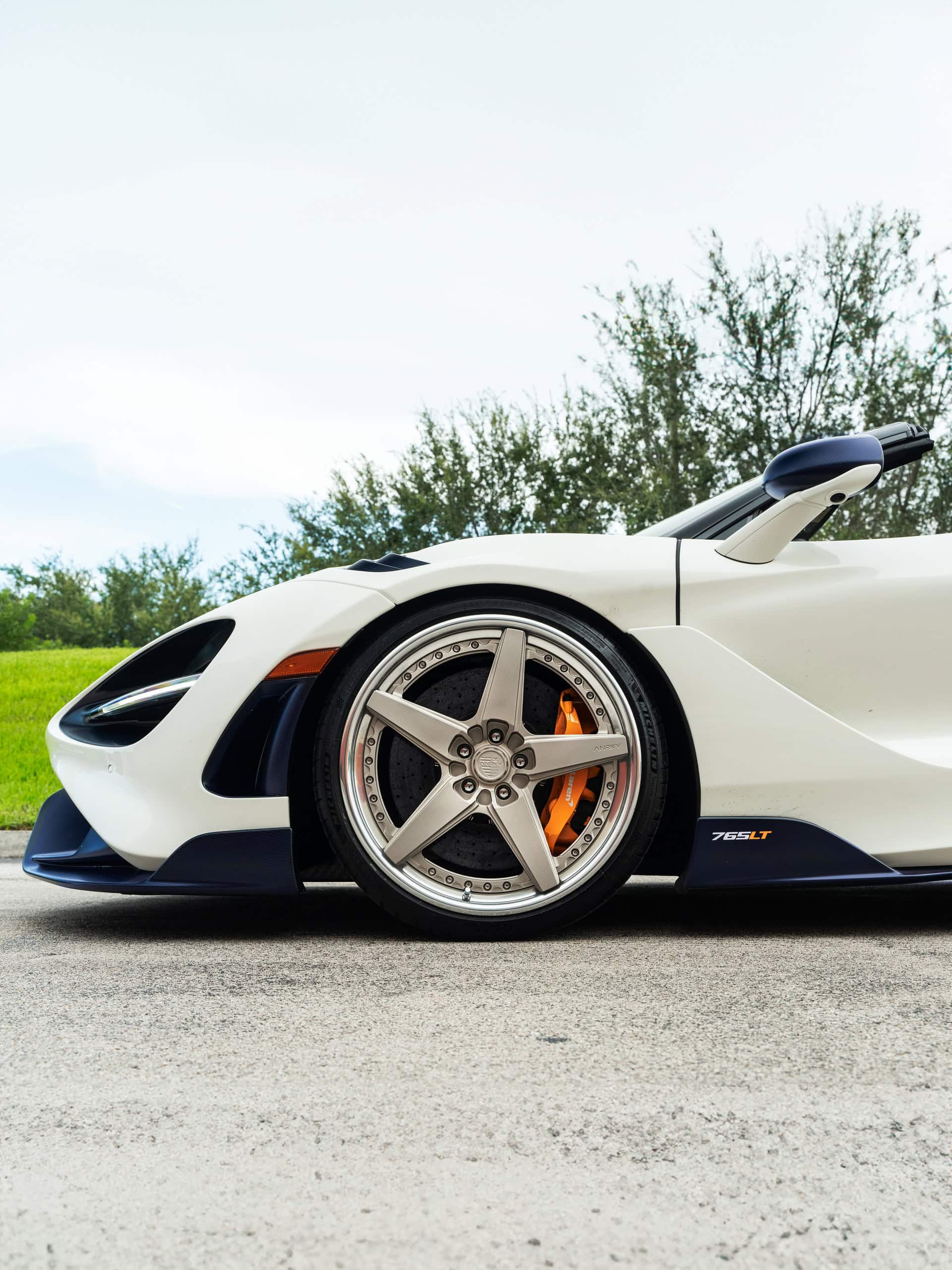 McLaren 765LT Spider on ANRKY RS5.3 RETROSeries