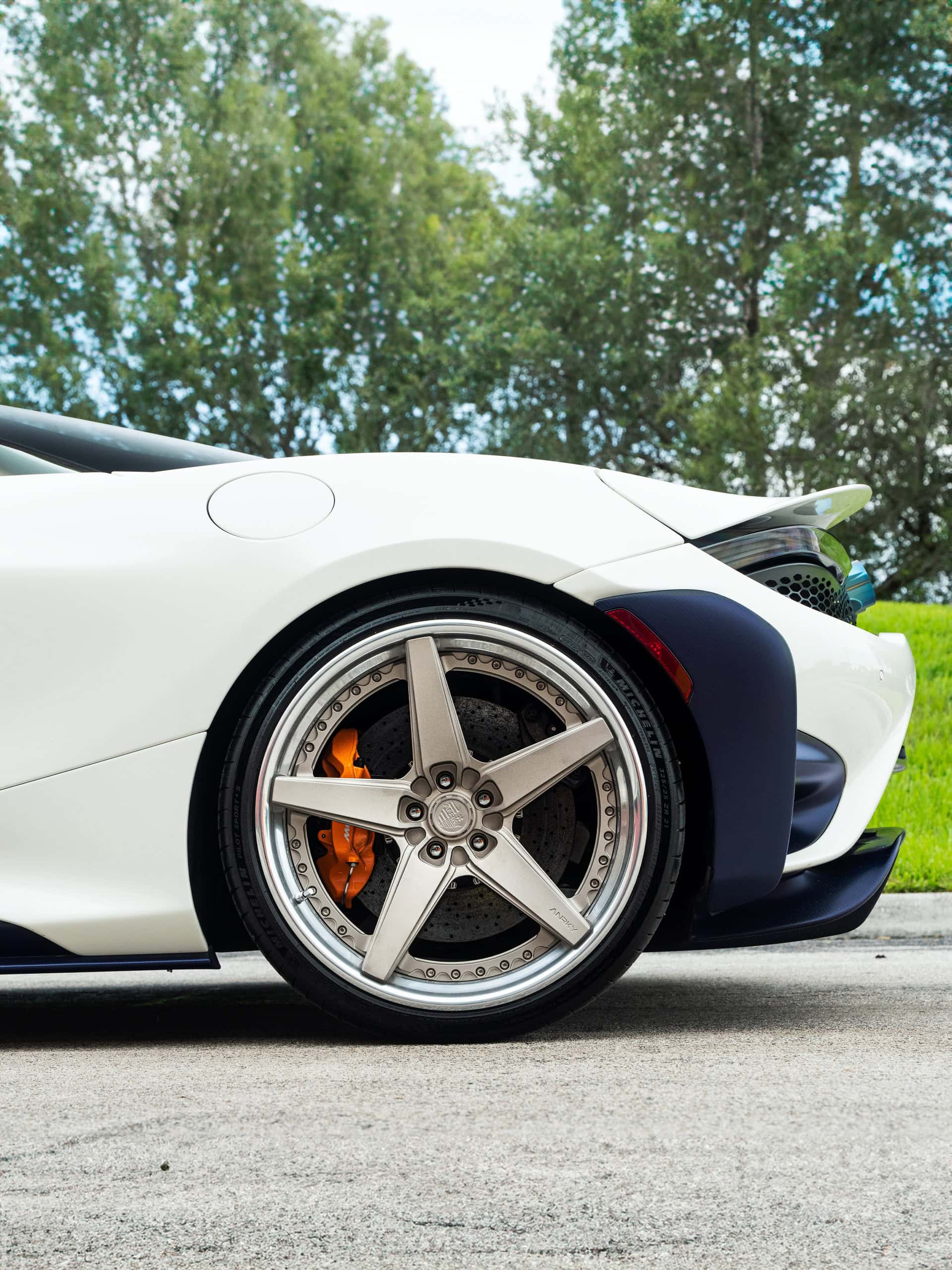 McLaren 765LT Spider on ANRKY RS5.3 RETROSeries