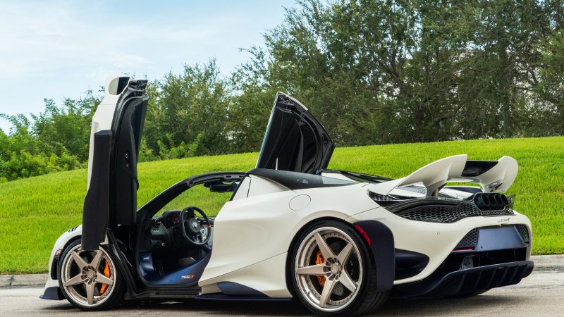 McLaren 765LT Spider on ANRKY RS5.3 RETROSeries
