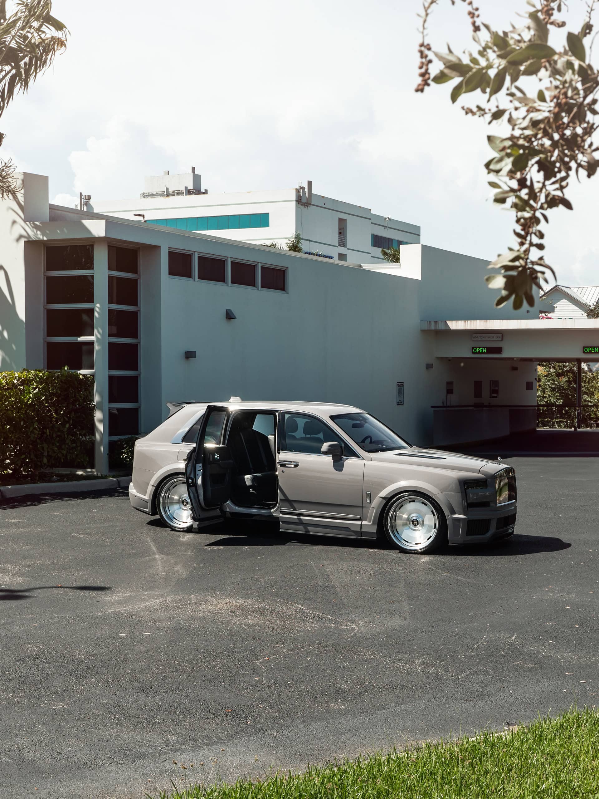 Rolls Royce Cullinan Series II on AG-L93