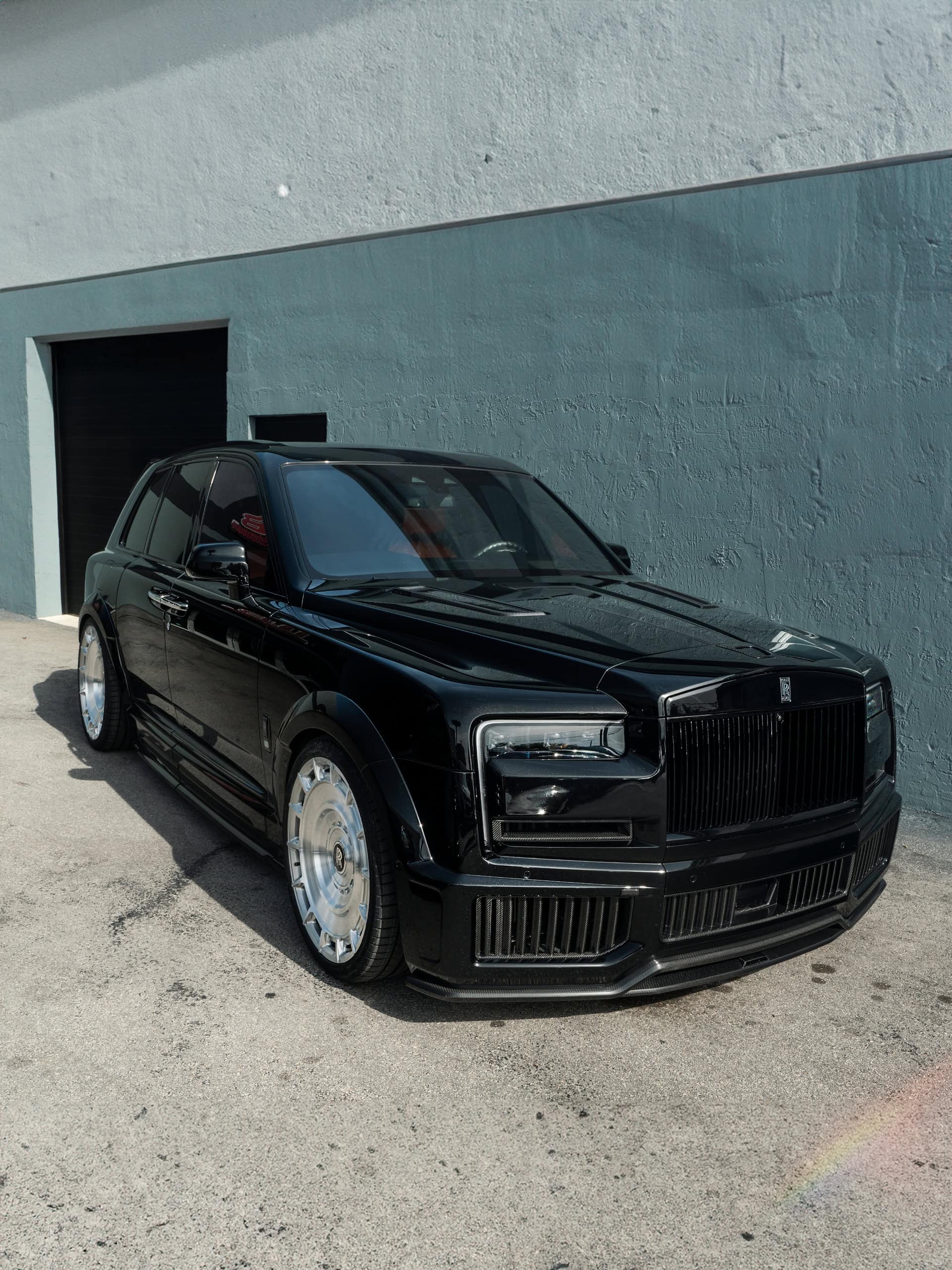 Rolls Royce Cullinan x2 on Urban Kits
