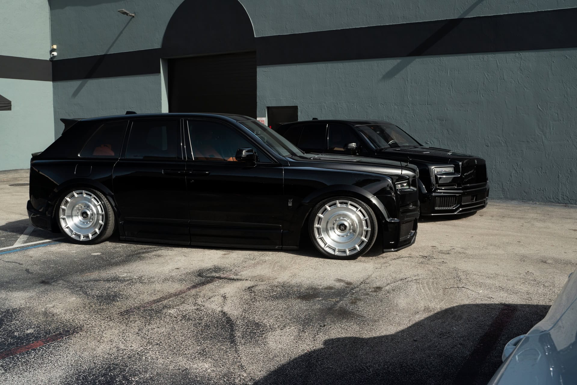 Rolls Royce Cullinan x2 on Urban Kits