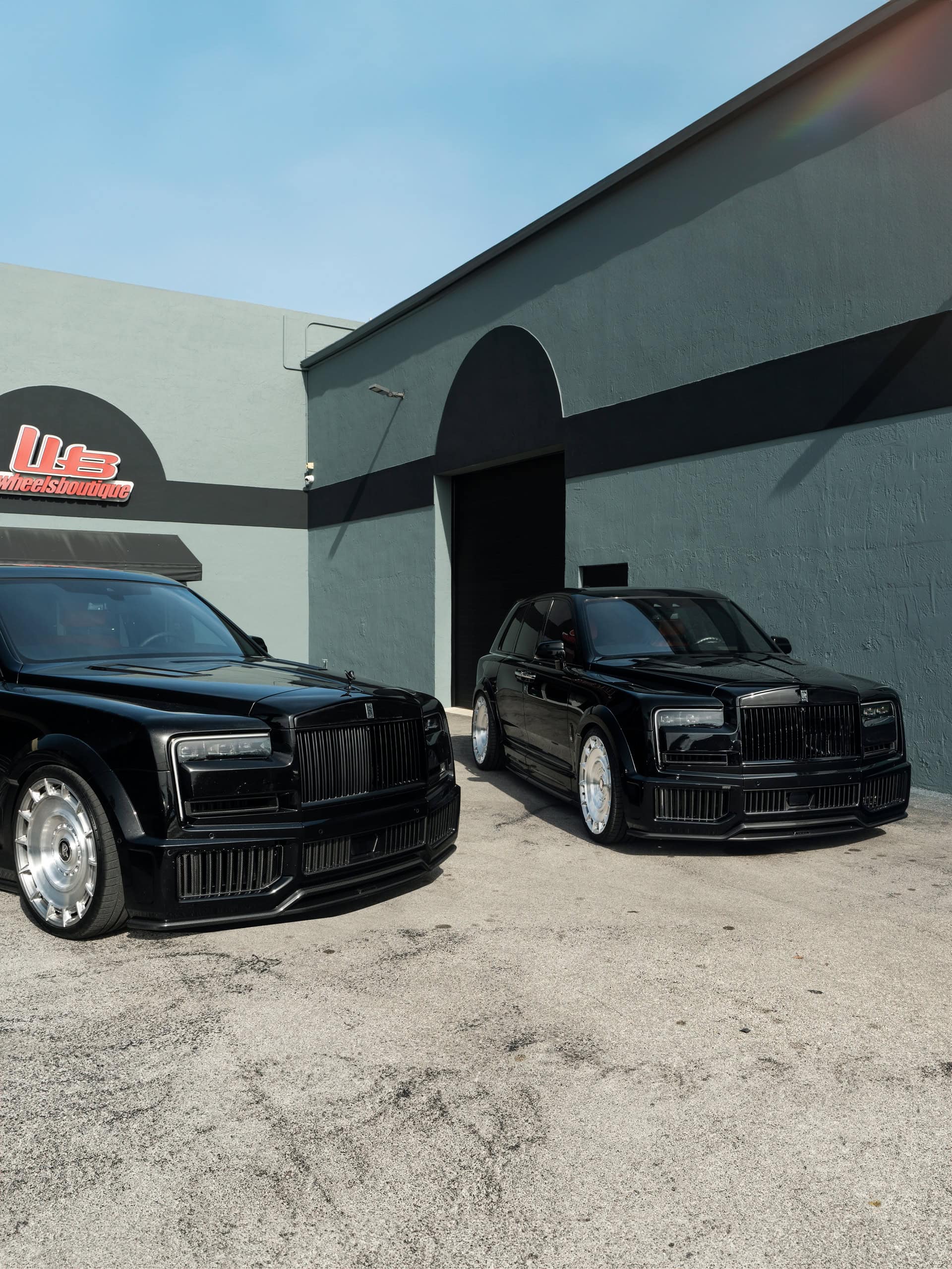 Rolls Royce Cullinan x2 on Urban Kits
