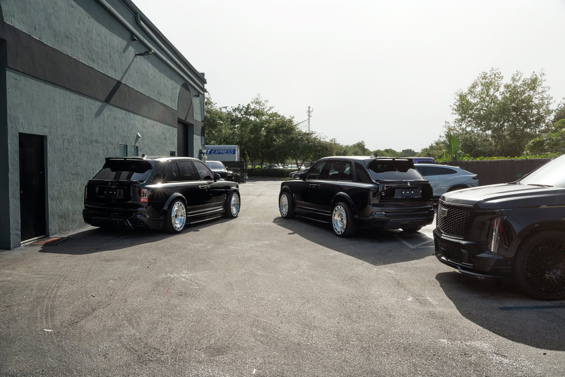 Rolls Royce Cullinan x2 on Urban Kits
