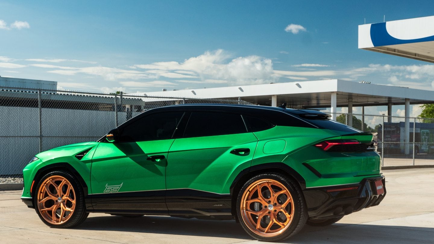 Lamborghini Urus SE on HRE S111SC