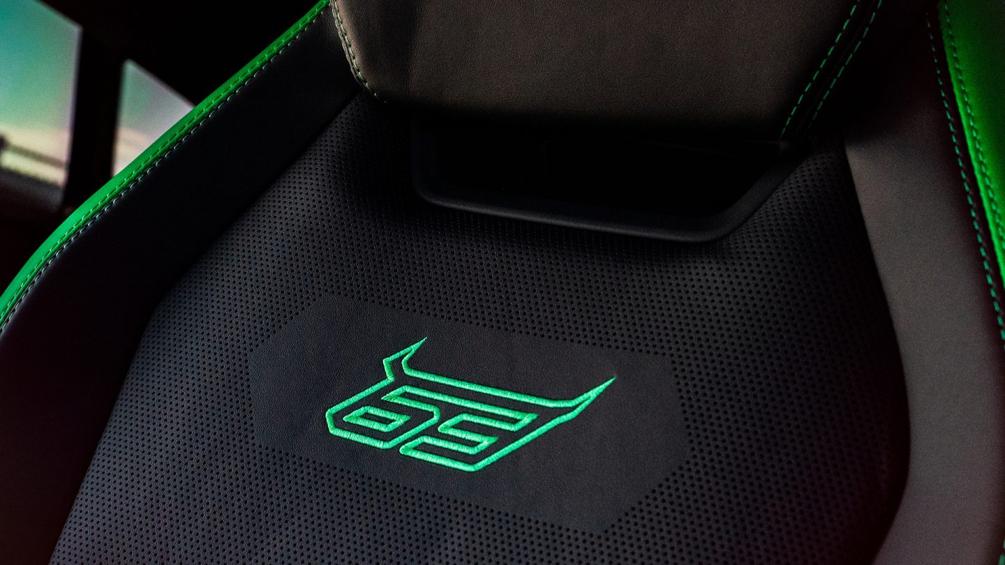 Lamborghini Urus SE on HRE S111SC