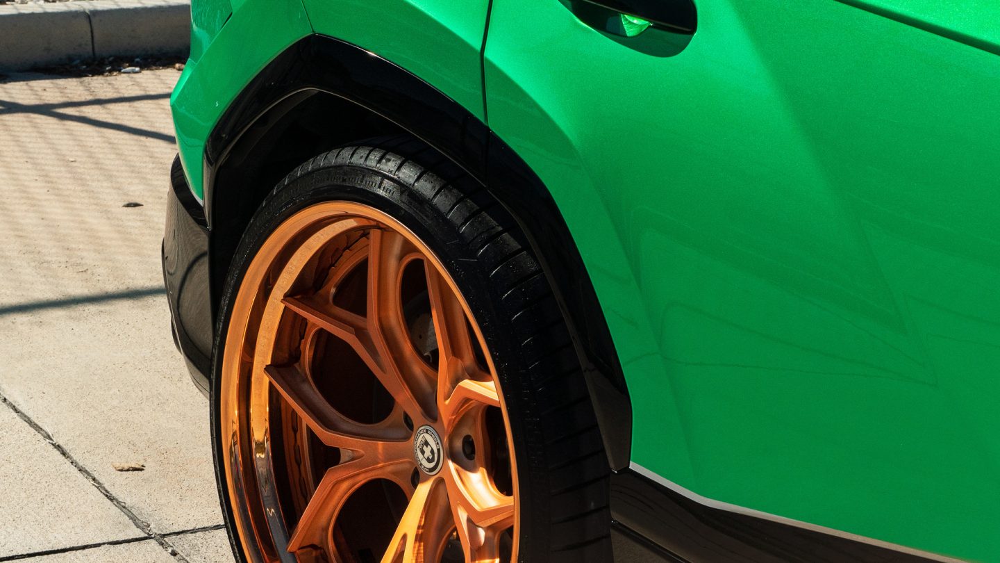 Lamborghini Urus SE on HRE S111SC