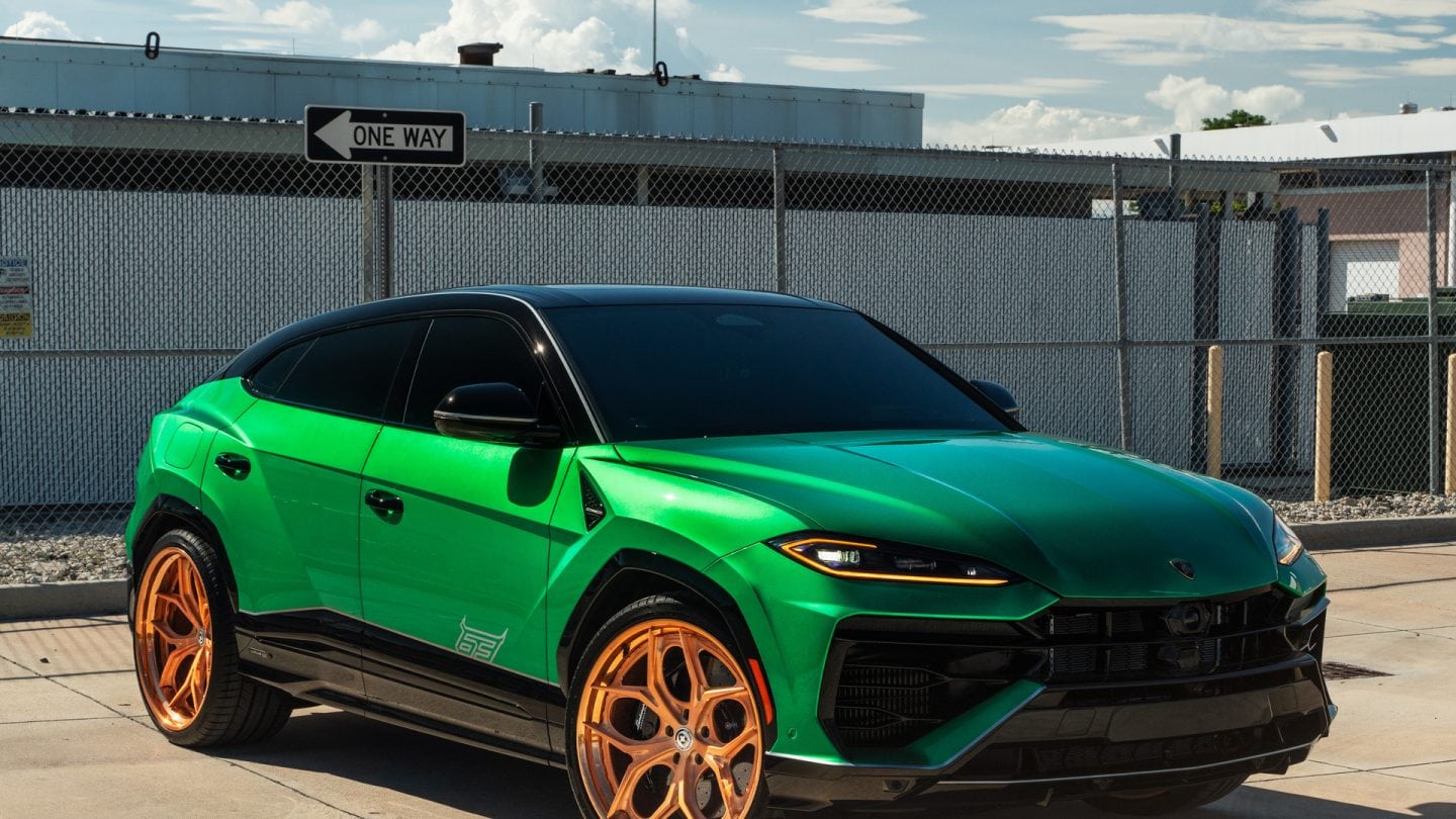 Lamborghini Urus SE on HRE S111SC