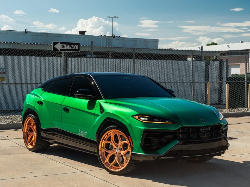 Lamborghini Urus SE on HRE S111SC