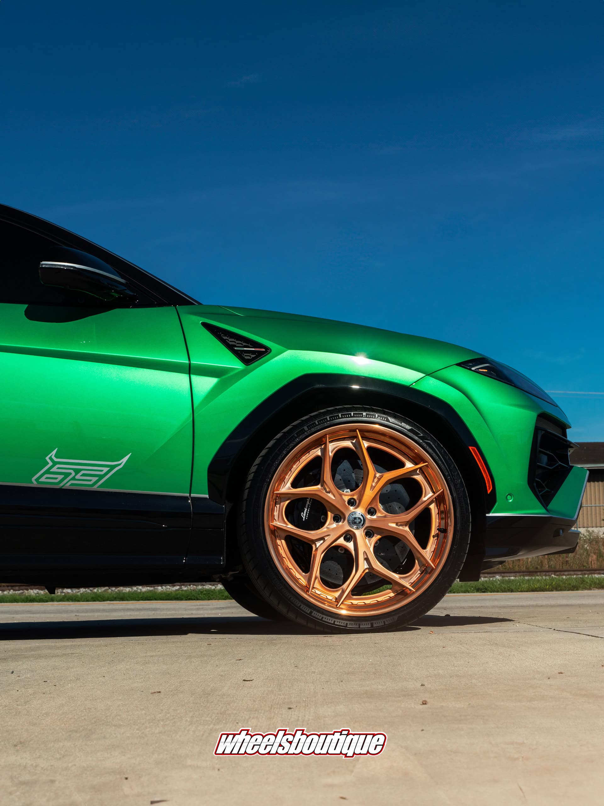 Lamborghini Urus SE on HRE S111SC