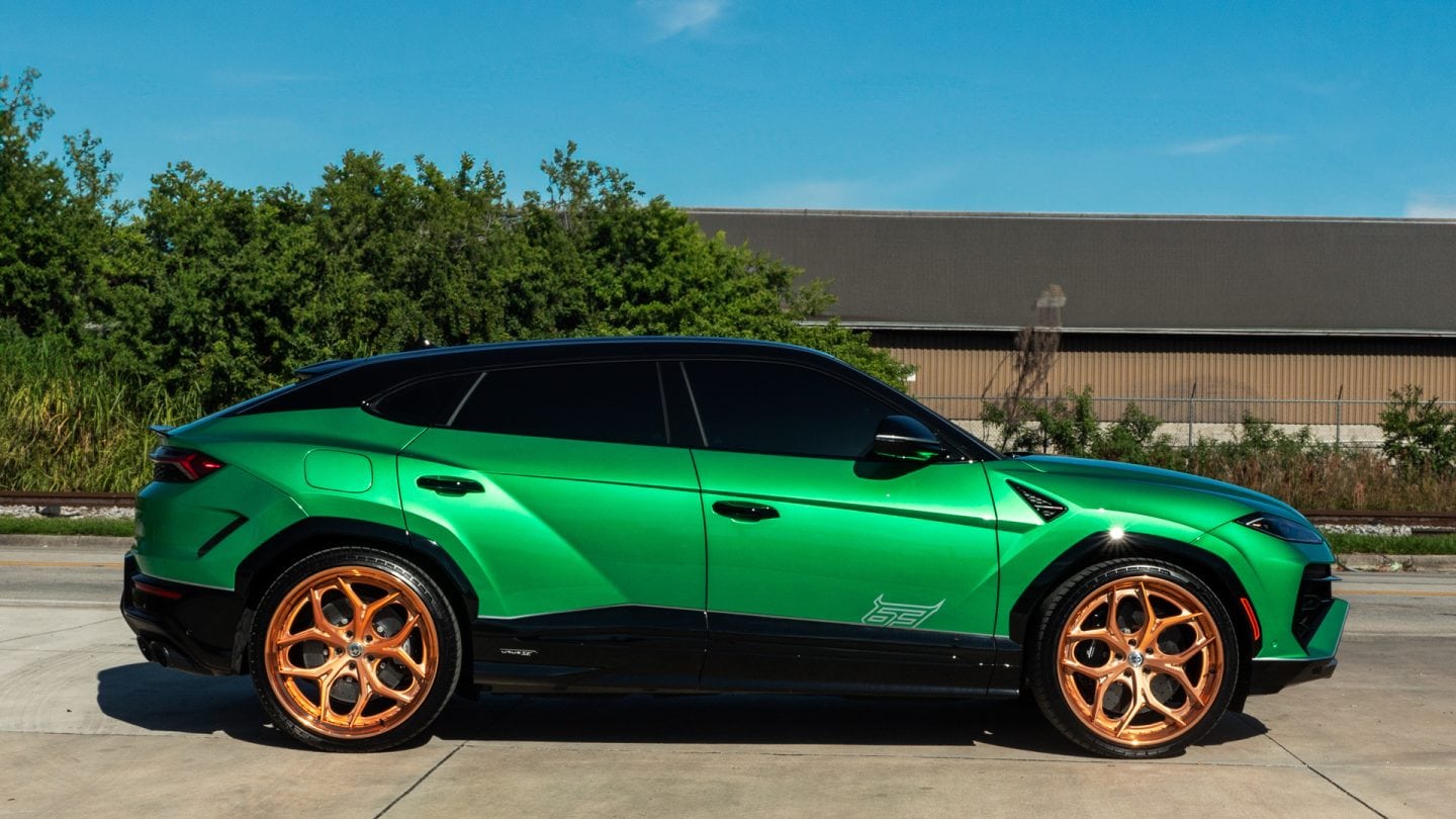 Lamborghini Urus SE on HRE S111SC