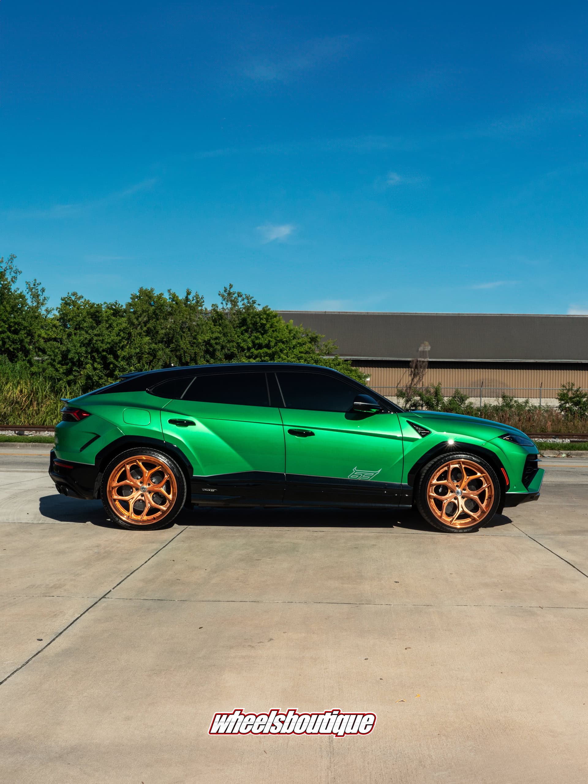 Lamborghini Urus SE on HRE S111SC
