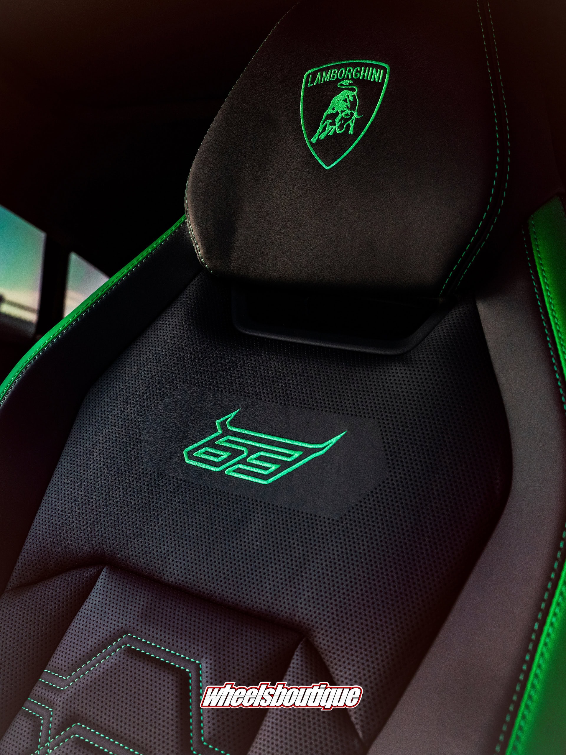 Lamborghini Urus SE on HRE S111SC