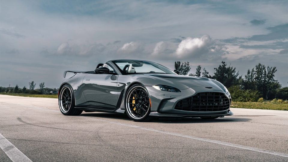 Aston Martin Vantage V12 Roadster on 1886 Wheels S007