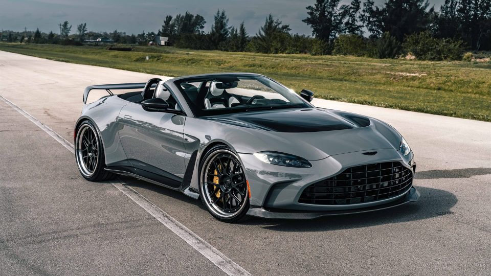 Aston Martin Vantage V12 Roadster on 1886 Wheels S007