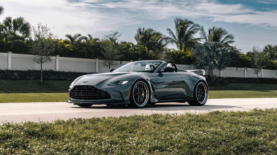 Aston Martin Vantage V12 Roadster on 1886 Wheels S007