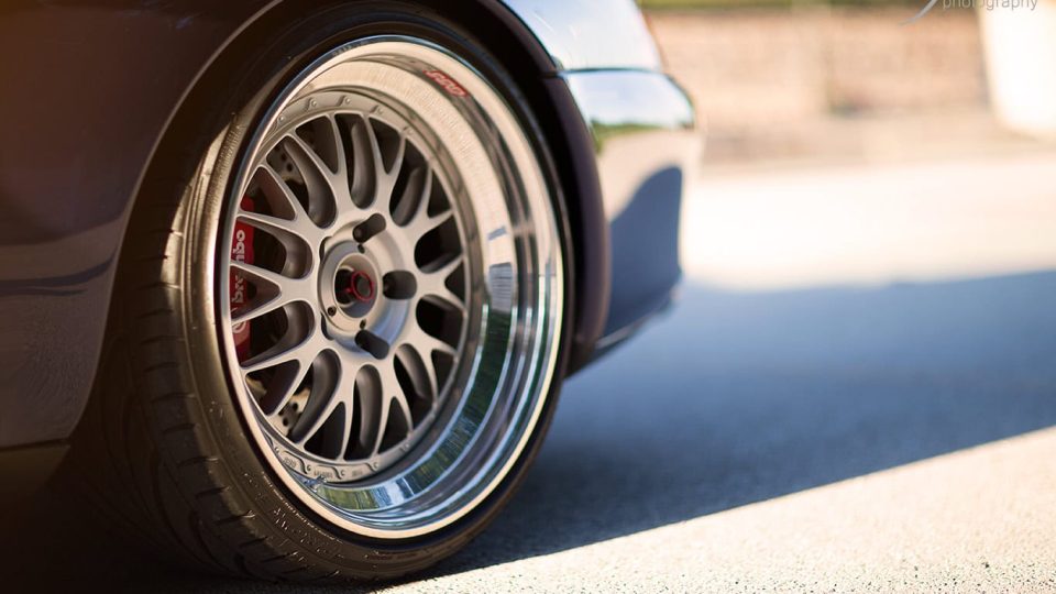 PORSCHE 993 C4S ON BBS E88
