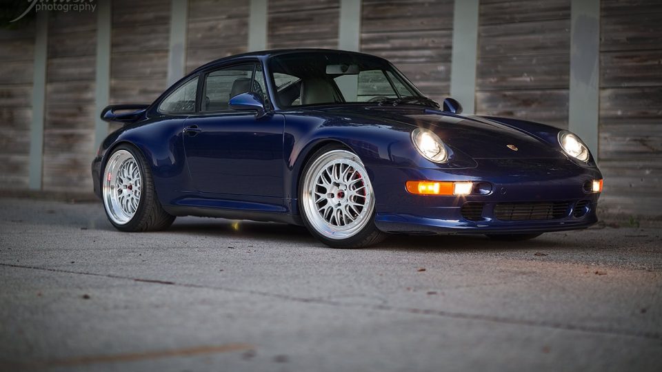 PORSCHE 993 C4S ON BBS E88
