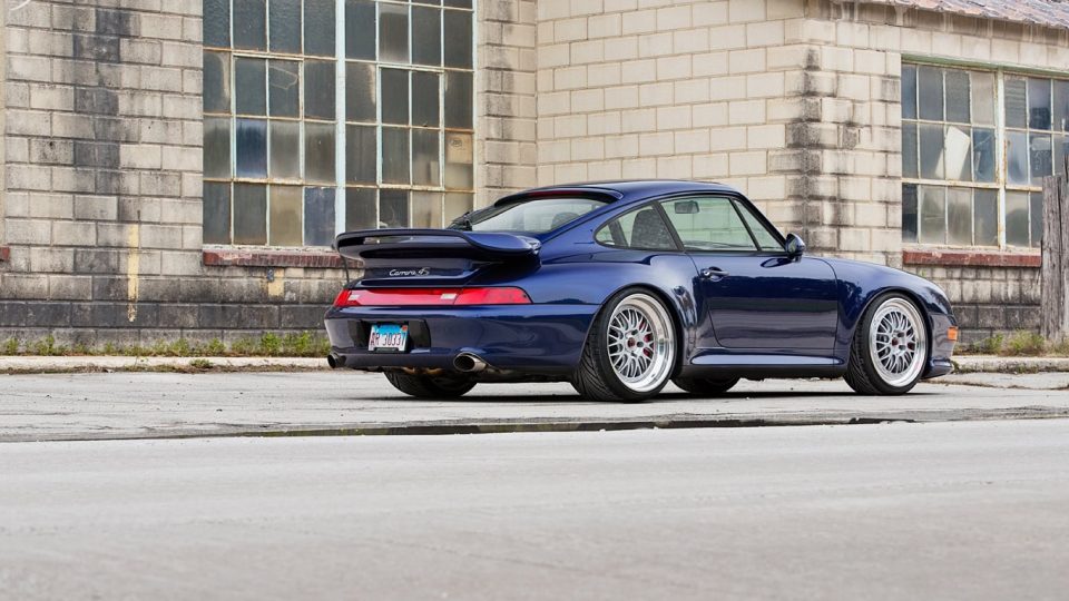 PORSCHE 993 C4S ON BBS E88