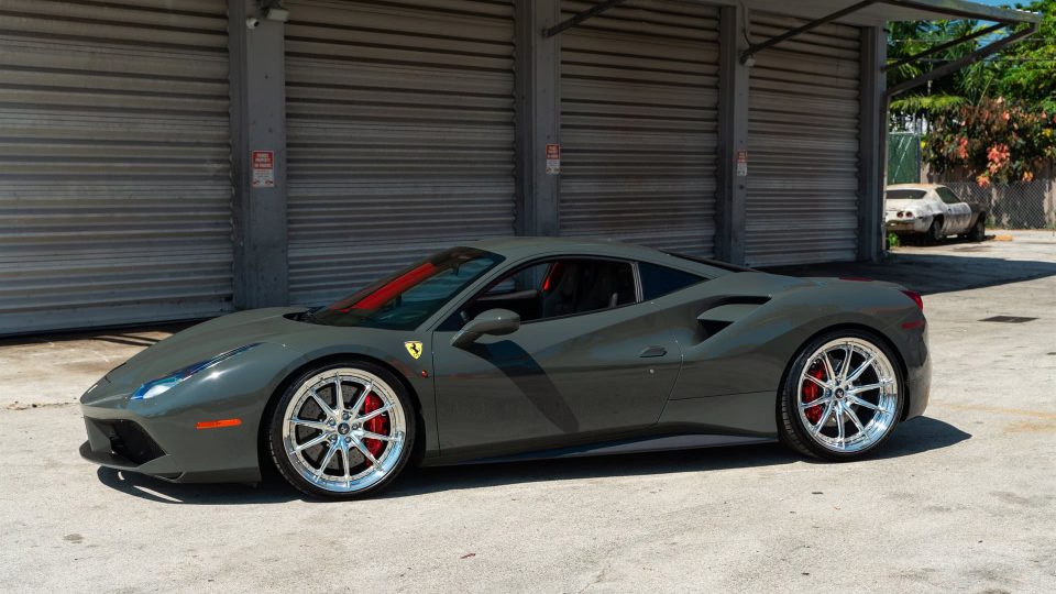 Ferrari 488 GTB | Grigio Medio | on HRE S104SC | Polished Clear