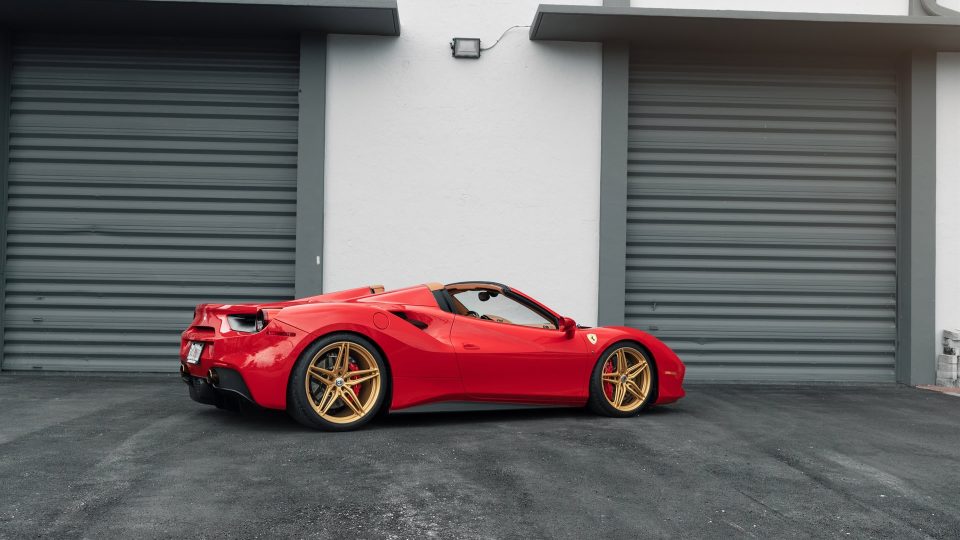 Ferrari 488 Spider | Rosso Corza | on HRE P107SC | Frozen Polished Gold