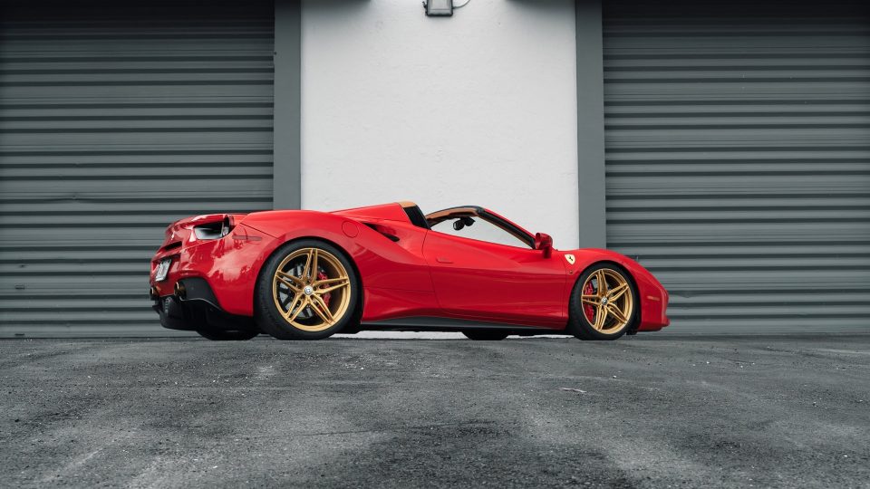 Ferrari 488 Spider | Rosso Corza | on HRE P107SC | Frozen Polished Gold