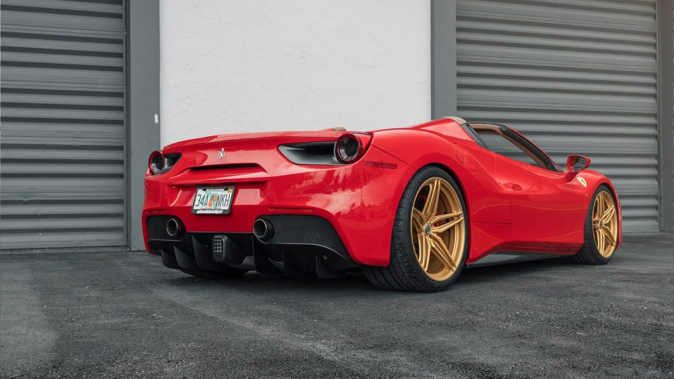 Ferrari 488 Spider | Rosso Corza | on HRE P107SC | Frozen Polished Gold