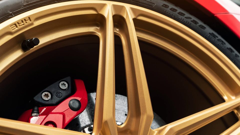 Ferrari 488 Spider | Rosso Corza | on HRE P107SC | Frozen Polished Gold