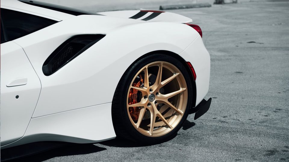 Ferrari 488 Pista | Bianco Avus | on HRE P101 | Frozen Brushed  Gold