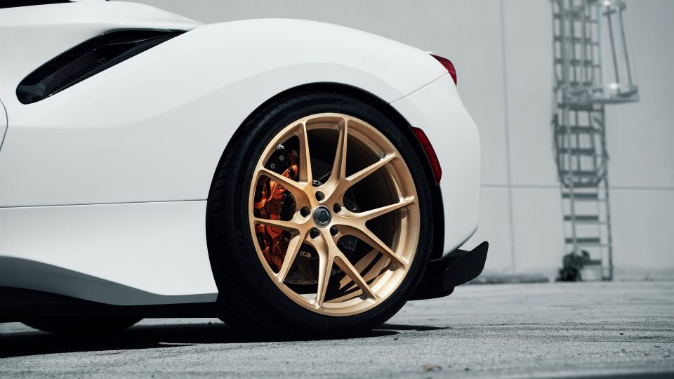 Ferrari 488 Pista | Bianco Avus | on HRE P101 | Frozen Brushed  Gold