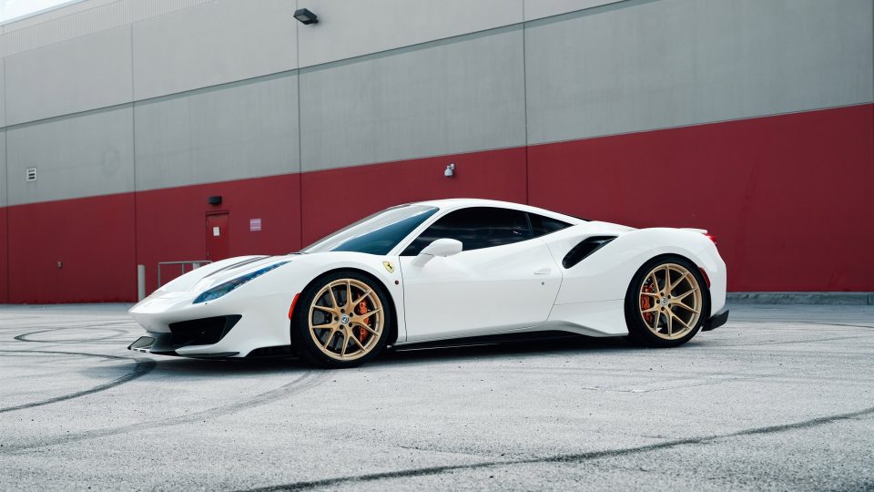 Ferrari 488 Pista | Bianco Avus | on HRE P101 | Frozen Brushed  Gold