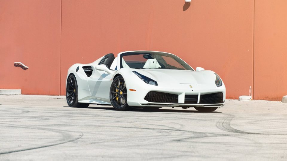 Ferrari 488 Spider | Bianco Avus | on HRE P104SC | Satin Black