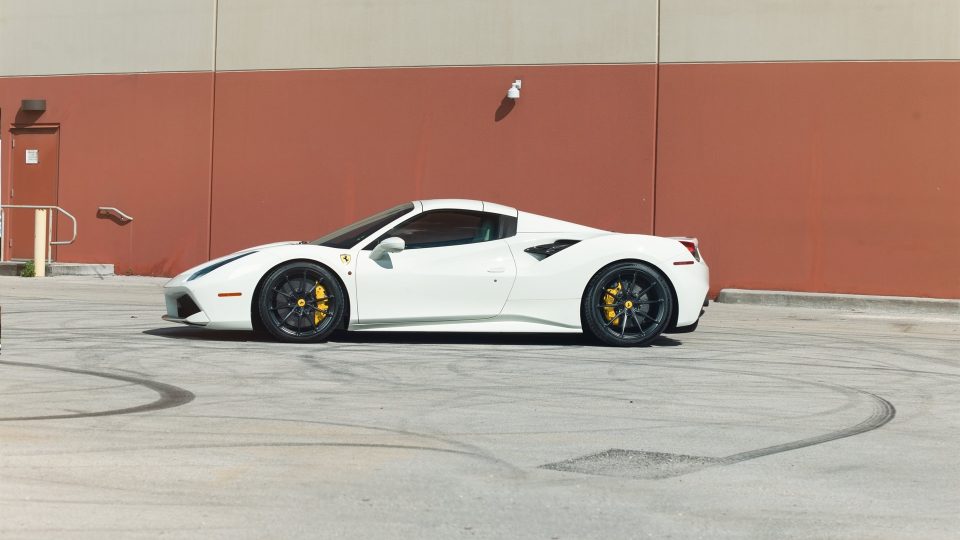 Ferrari 488 Spider | Bianco Avus | on HRE P104SC | Satin Black