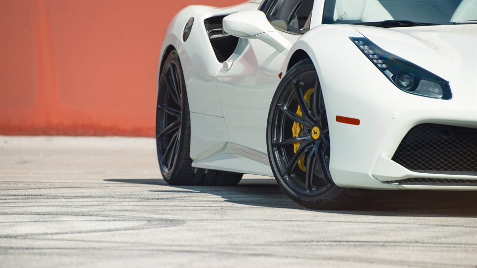 Ferrari 488 Spider | Bianco Avus | on HRE P104SC | Satin Black